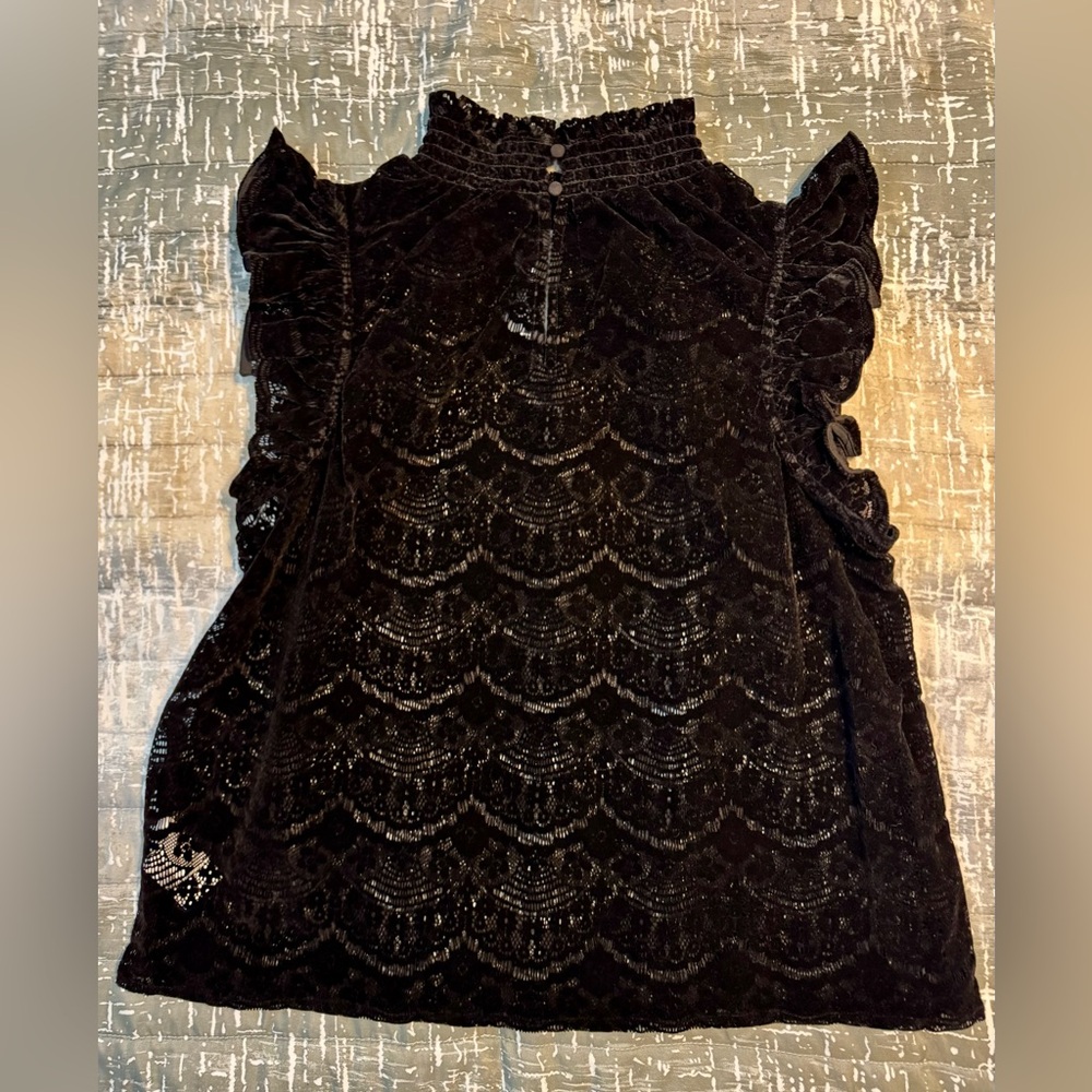 Express - NWT - Black Lace/Velvet Top - Picture 2 of 3